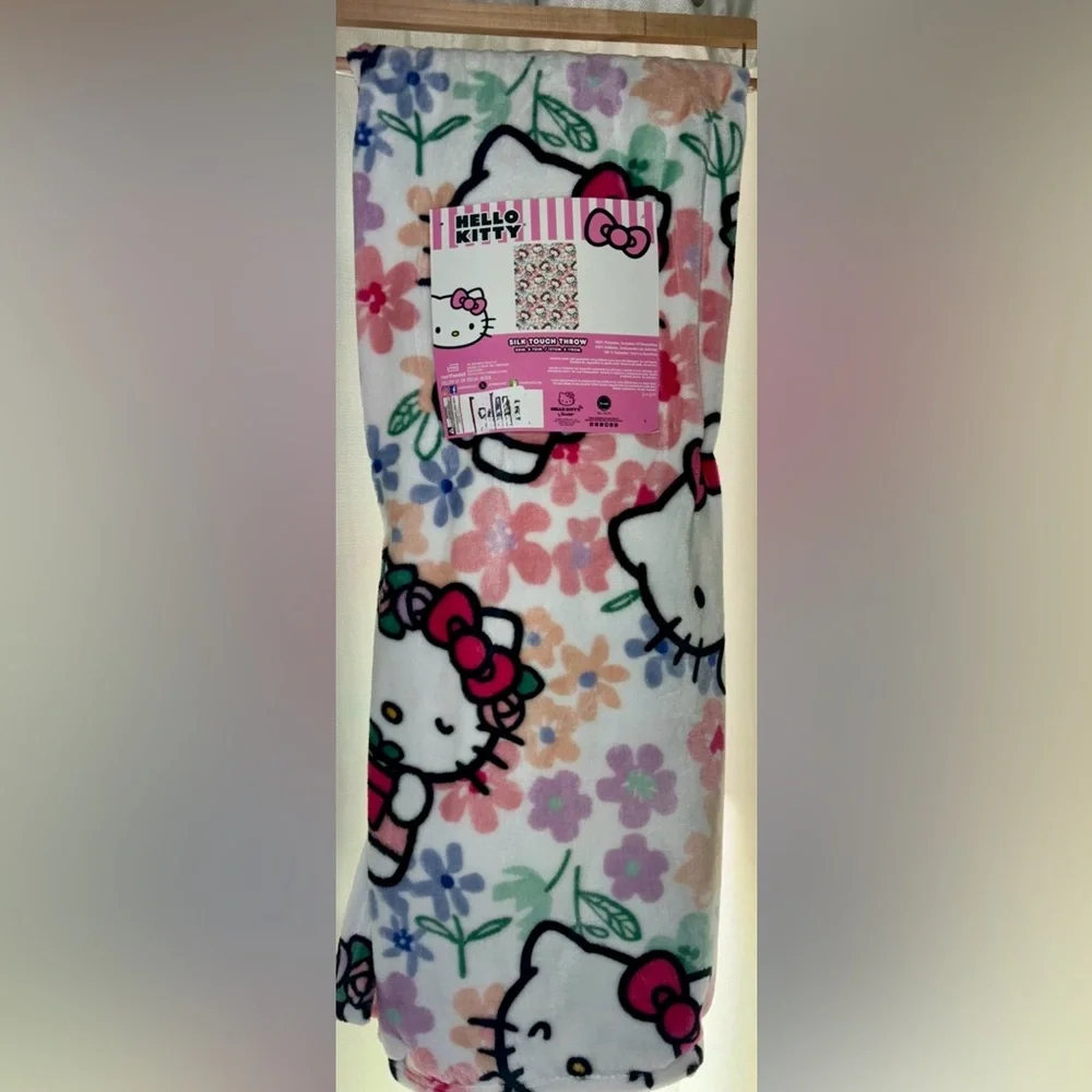 Hello Kitty Blanket🌸